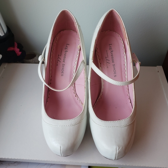 Retro Pin-up Style White Mary Jane Platform Heels, 6 - Picture 6 of 9